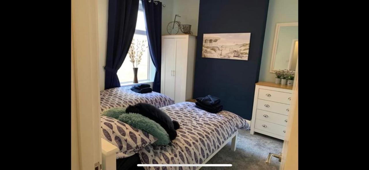 אקסמות' Ground Floor Apartment מראה חיצוני תמונה