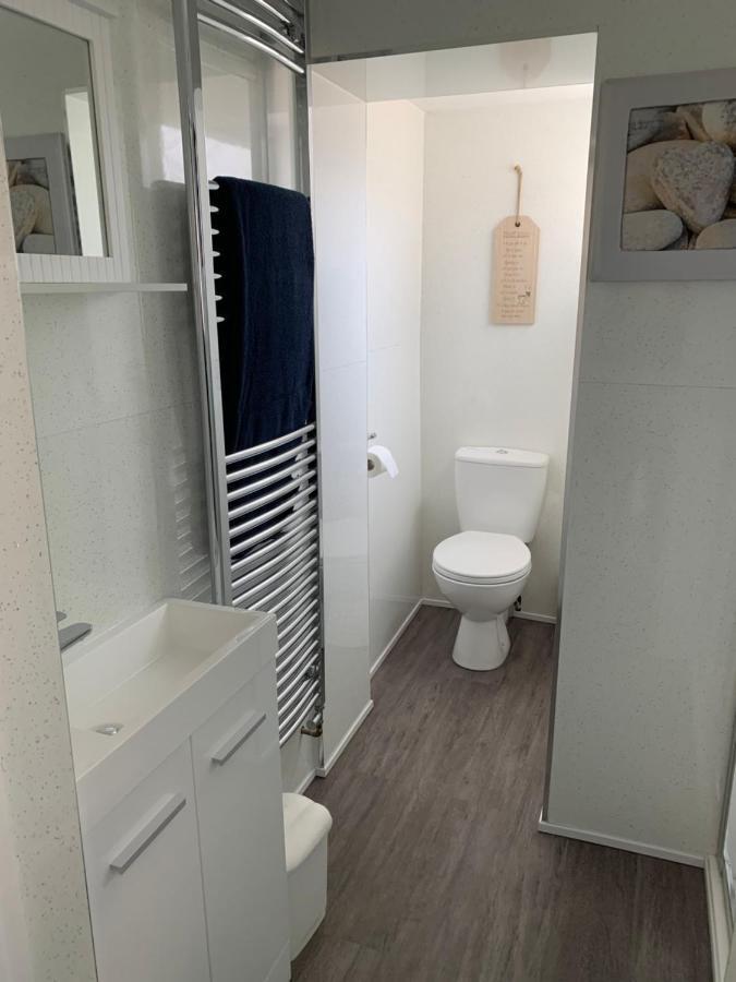 אקסמות' Ground Floor Apartment מראה חיצוני תמונה
